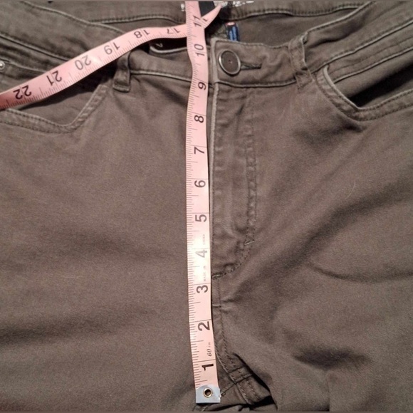 FDJ French Dressing Jean
Olivia
Army Green
High-rise 
Straight Leg
Sz. 14x31 - Picture 2 of 9